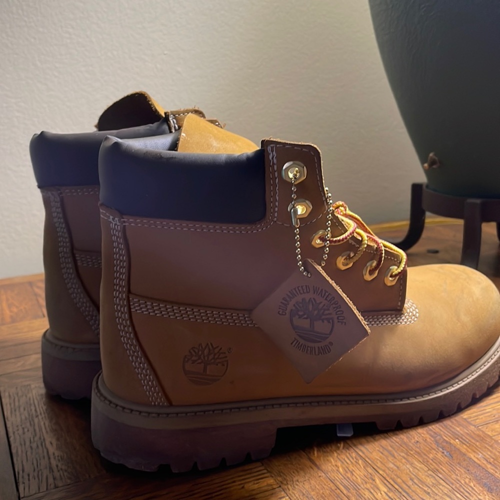 Size 7 Timberland boots Wheat(Tan)